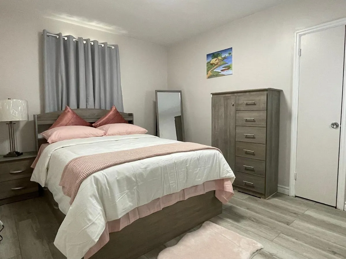 Luxurious Cozy House In Bluffs With Lake View Villa Toronto Holiday home