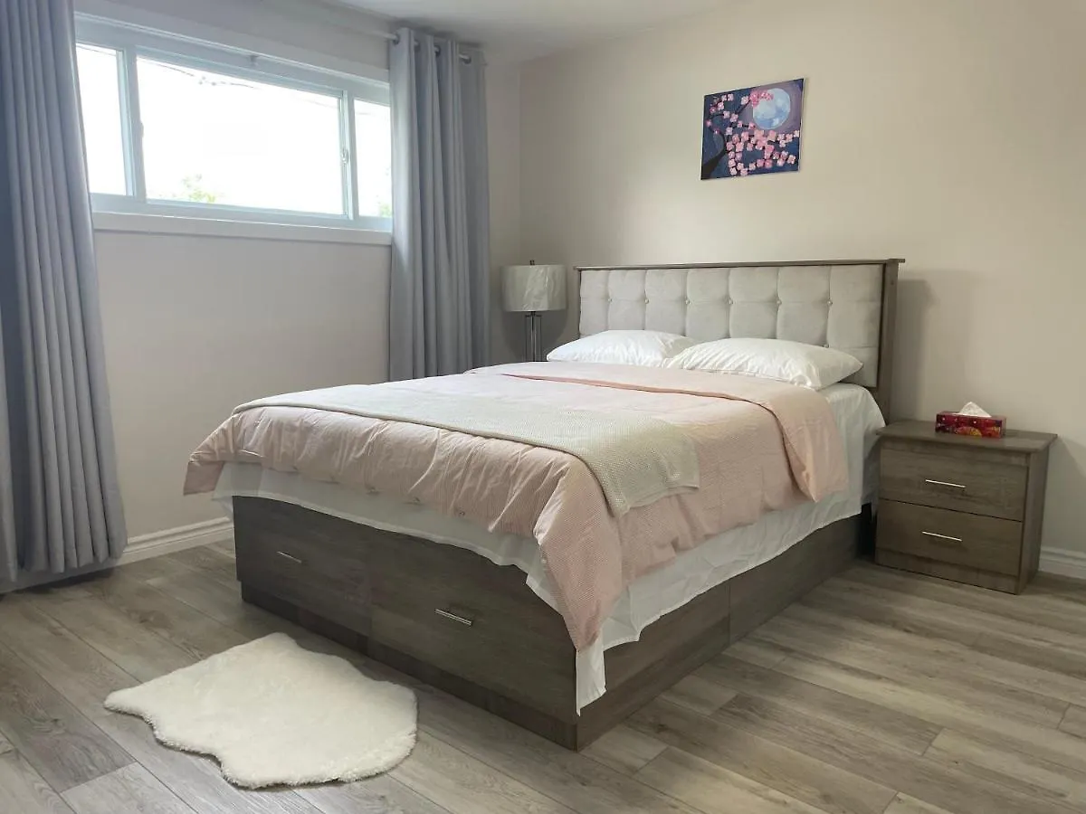 Holiday home Luxurious Cozy House In Bluffs With Lake View Villa Toronto